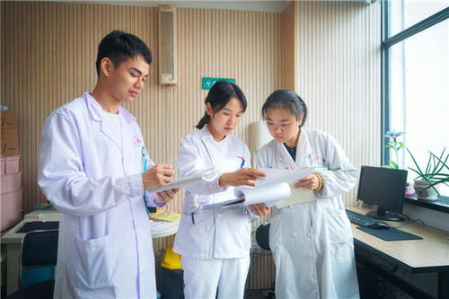 河南省康复理疗师资格证书报考流程和需要多少费用
